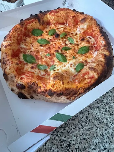 Pizza Margherita Pizzeria da Nik